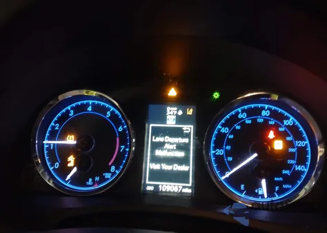 2017 Toyota Corolla Se Special Edition z USA, uszkodzony, nr VIN 5YFBURHE1HP589787